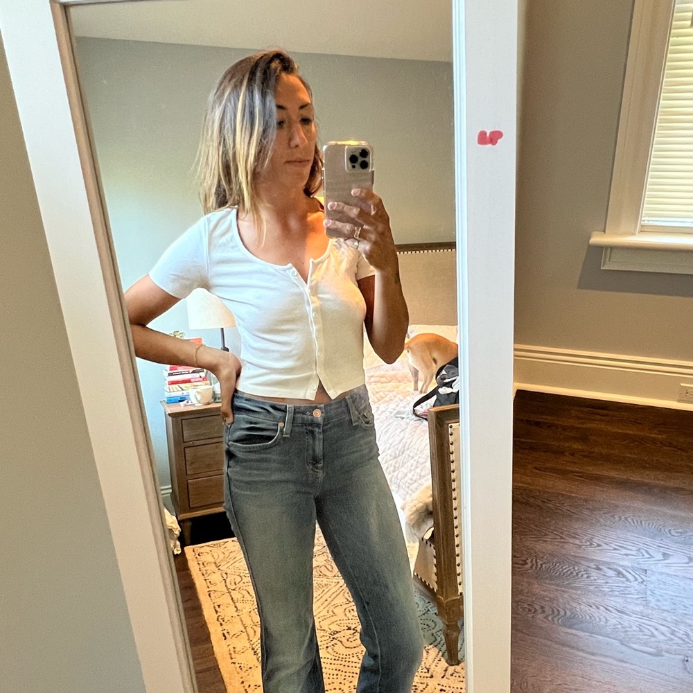 Cute basic buttoned tee - Picture 2 of 3